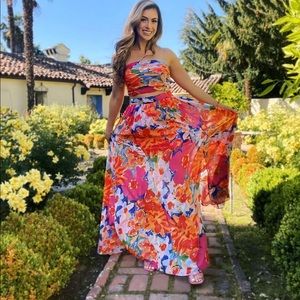 Last Small✨NWT✨ Women's Floral Skirt Set